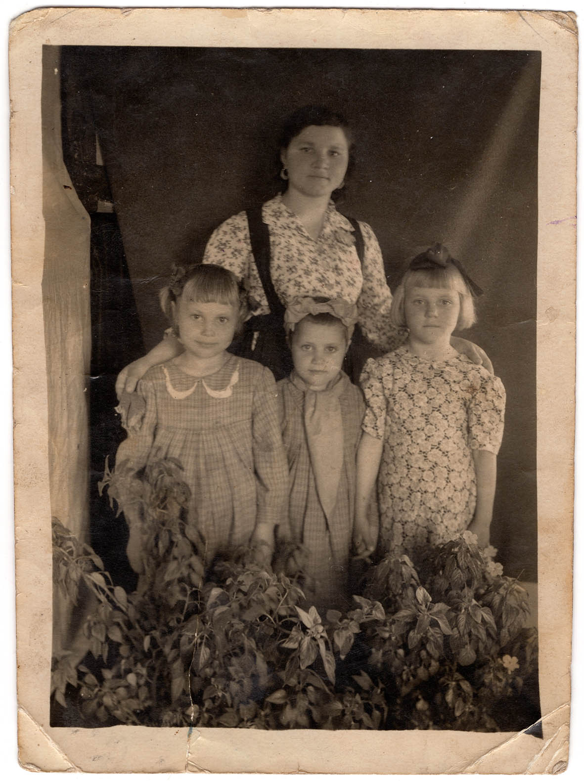 Фотографія. Галина Літуча, Неллі та Ніна Кокоша, Ніна Літуча 